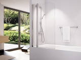 Pohodlné sprchování v malé koupelně – vanové zástěny od SanSwiss